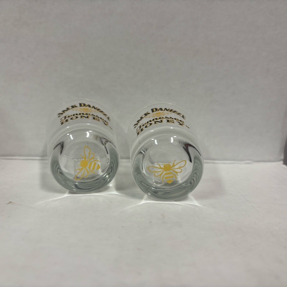 [SET OF 2] Jack Daniels Tennessee Honey Clear Glass Gold Honey Bees Shot Glasses - Picture 2 of 3